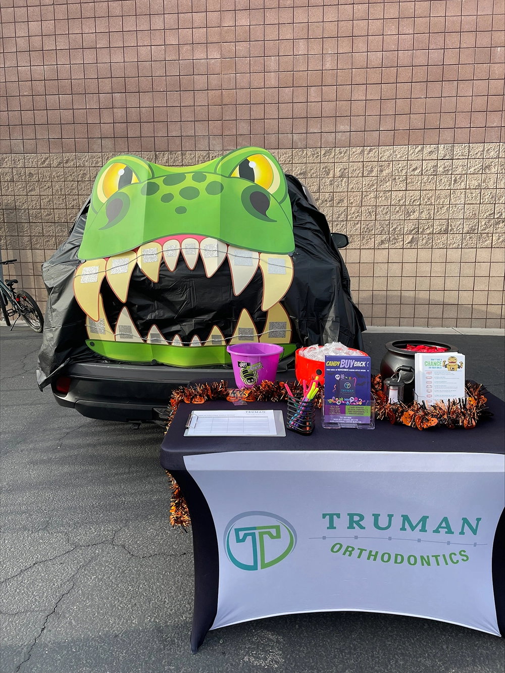 Local Vegas Orthodontist, Truman Orthodontics joins truck or treat.